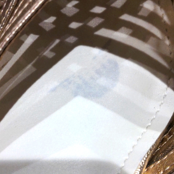 New! Franco Sarto Rian Gold Pumps - Women's size 8 - Picture 4 of 8